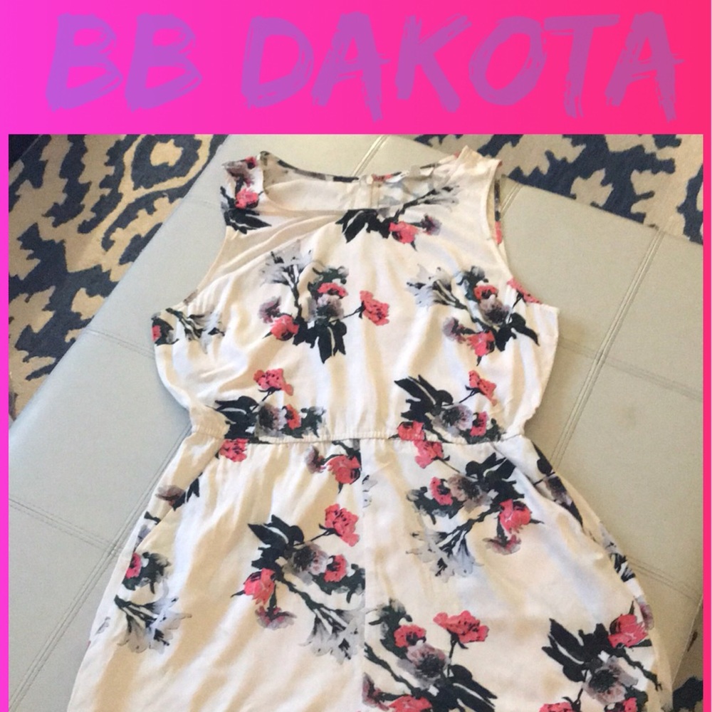BB Dakota -worn once ! romper size large - Picture 2 of 7